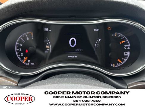 Used 2018 Jeep Grand Cherokee Laredo RWD image 25