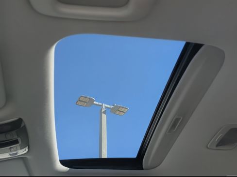 Certified 2025 Kia Seltos EX w/ EX Sunroof Package image 22