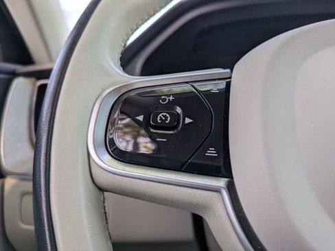 Used 2023 Volvo XC60 B5 Plus AWD/4WD image 34