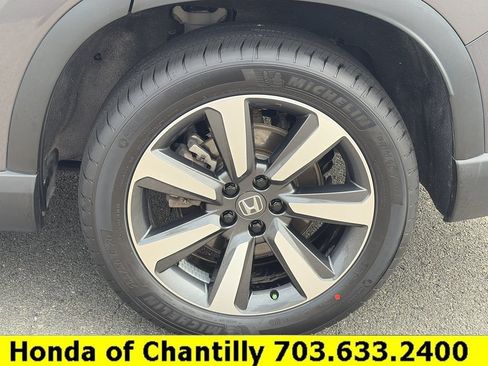 Certified 2024 Honda Pilot Touring image 32