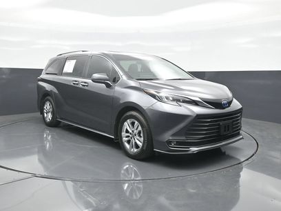 Certified 2025 Toyota Sienna XLE w/ XLE Plus Package