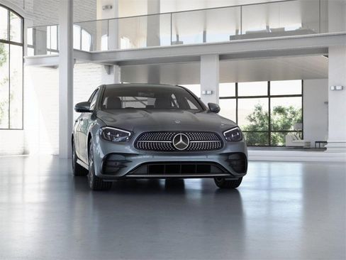 Used 2023 Mercedes-Benz E 350 4MATIC Sedan image 9