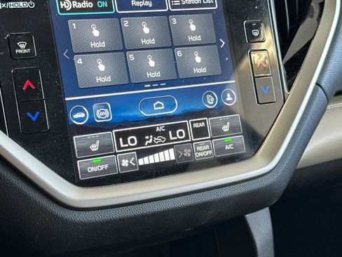 Used 2024 Subaru Ascent Limited image 21