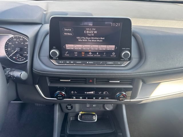Used 2025 Nissan Rogue SV FWD image 12
