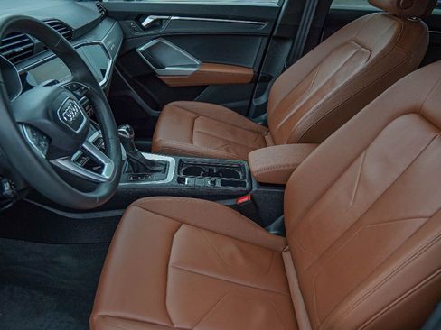 Certified 2025 Audi Q3 2.0T Premium w/ Convenience Package image 8