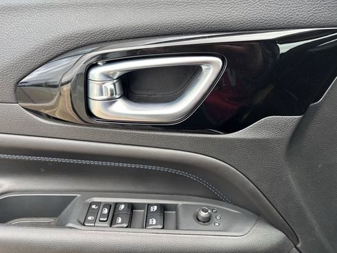 New 2026 Jeep Compass Latitude image 19