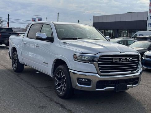 Used 2025 RAM 1500 Laramie AWD/4WD image 2