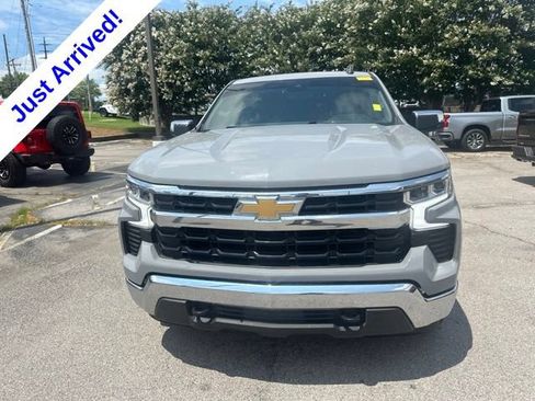 Used 2024 Chevrolet Silverado 1500 LT w/ Z71 Off-Road Package AWD/4WD image 8