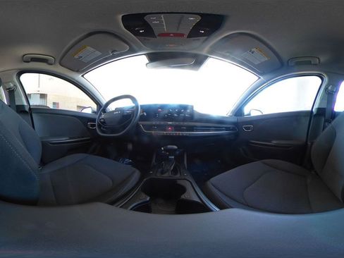 Used 2025 Kia K4 LXS FWD image 42