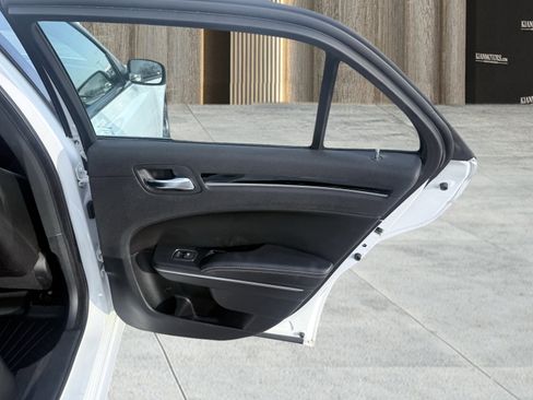 Used 2018 Chrysler 300 S w/ 300S Premium Group image 30