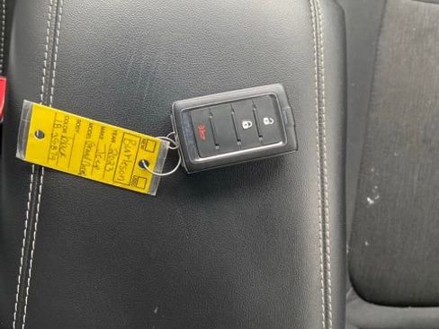 Used 2023 Jeep Grand Cherokee Laredo image 22