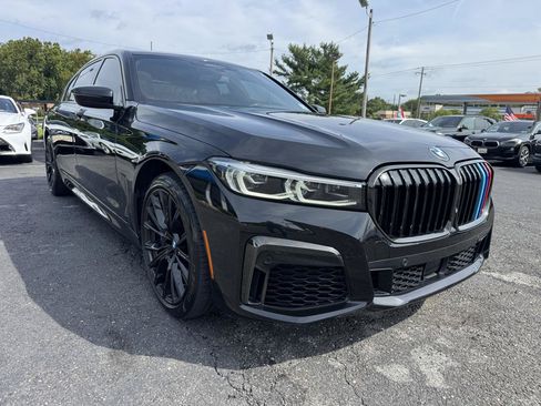 Used 2022 BMW 740i xDrive w/ M Sport Package AWD/4WD image 3