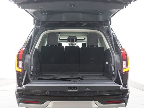 Used 2025 Ford Expedition Platinum AWD/4WD image 17
