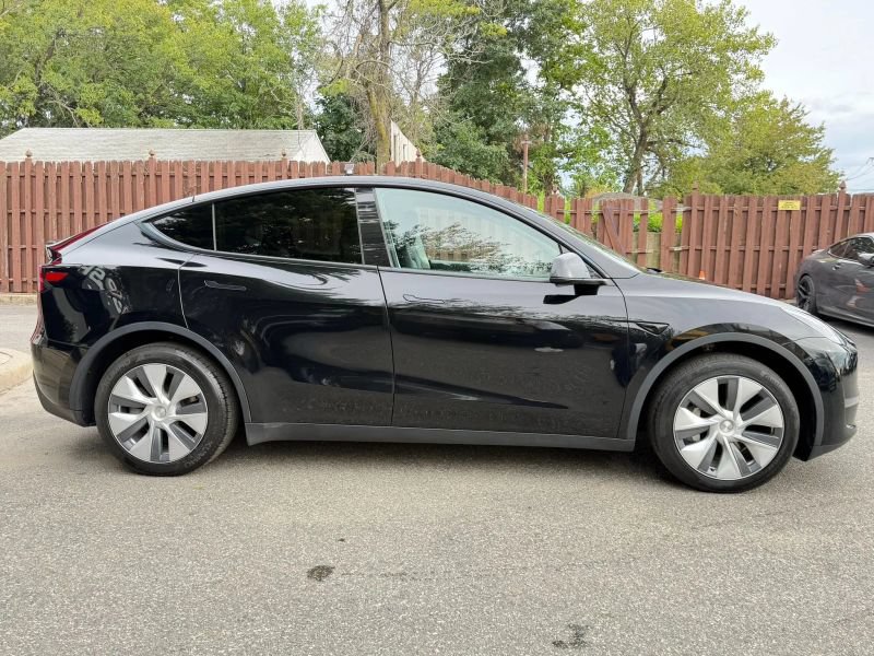 Used 2023 Tesla Model Y Long Range AWD/4WD image 5