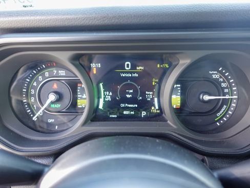 Used 2024 Jeep Wrangler Unlimited AWD/4WD image 16