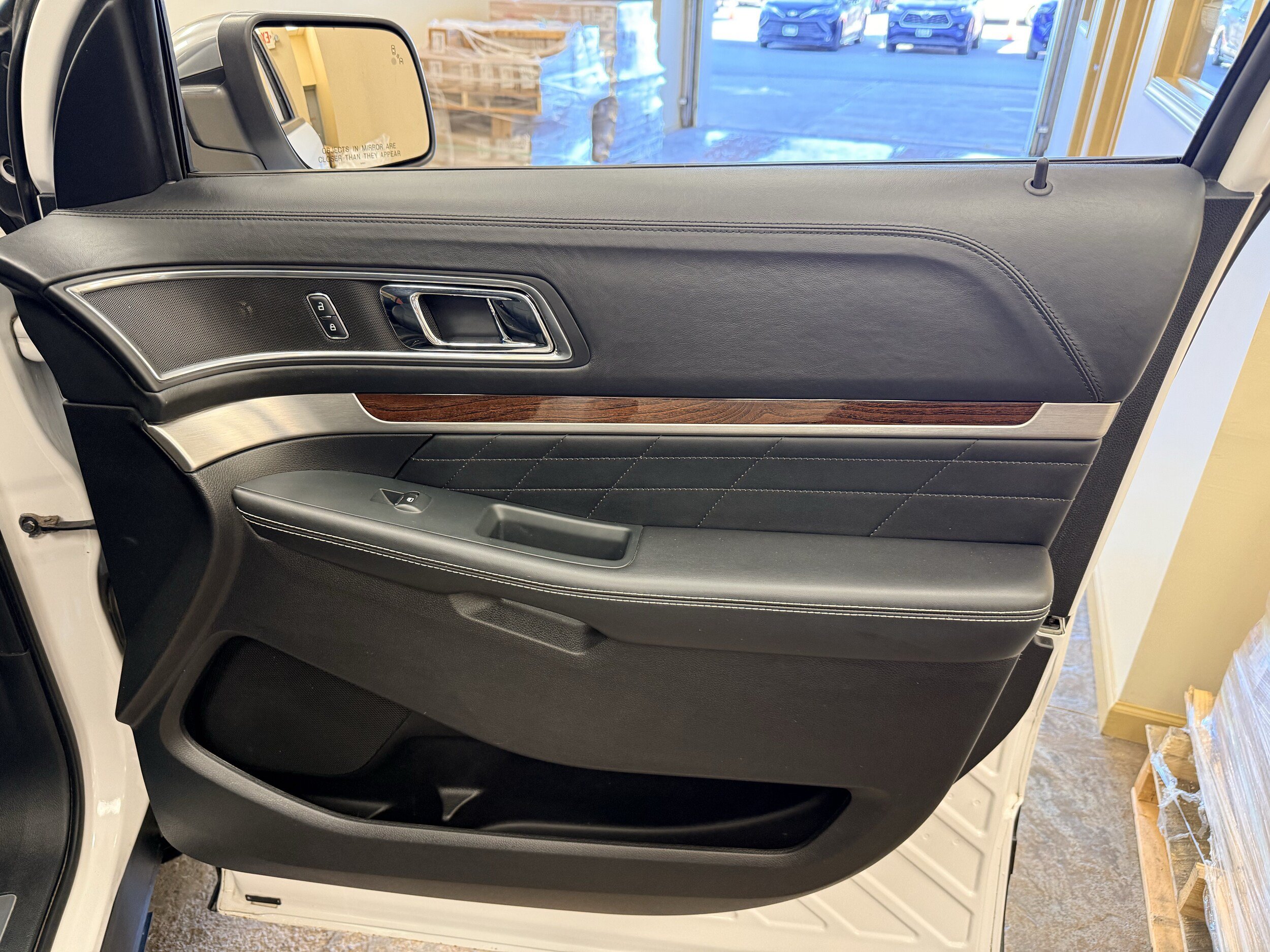 Used 2018 Ford Explorer Platinum AWD/4WD image 47