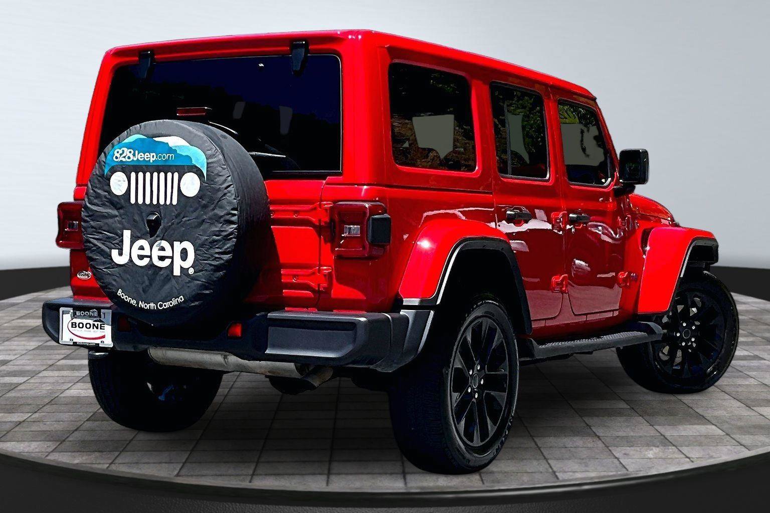 Certified 2025 Jeep Wrangler Unlimited Sahara AWD/4WD image 13