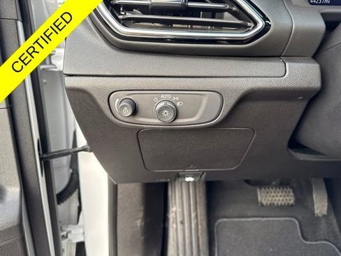Used 2023 Chevrolet Bolt EUV LT FWD image 16