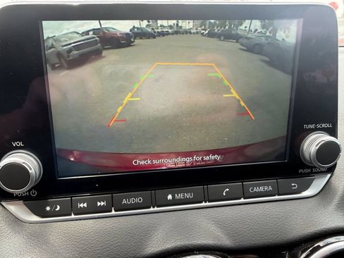 Used 2025 Nissan Sentra SV FWD image 13