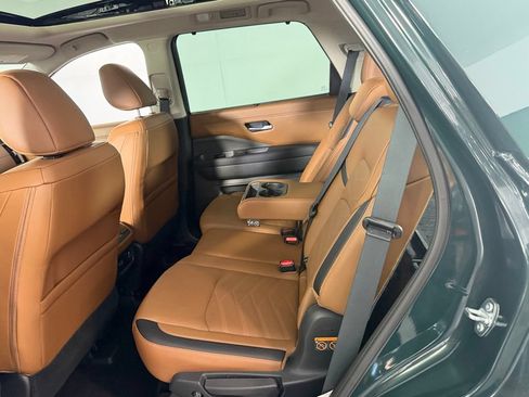 Used 2025 Nissan Pathfinder Platinum w/ Cargo Package AWD/4WD image 25