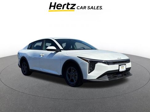 Used 2025 Kia K4 LXS image 1