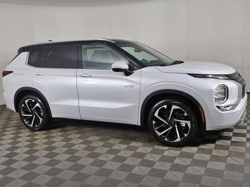 New 2025 Mitsubishi Outlander SEL image 22