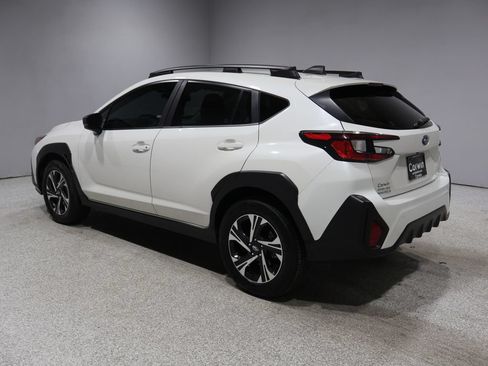 Used 2025 Subaru Crosstrek 2.5i Premium AWD/4WD image 4