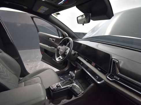 Certified 2023 Kia Sportage X-Line w/ X-Line Premium Package image 18
