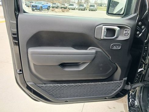 New 2026 Jeep Gladiator Sport image 11