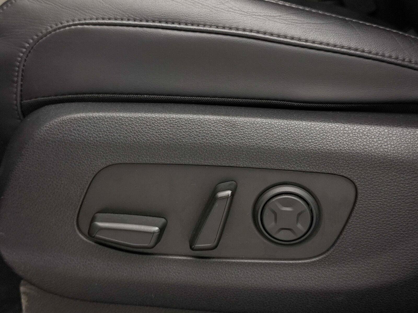 Used 2024 Kia Carnival SX FWD image 30
