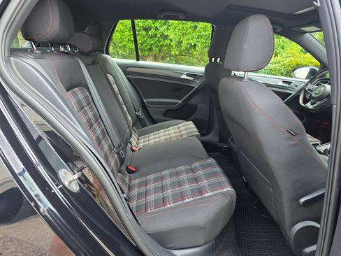Used 2018 Volkswagen GTI SE FWD image 32