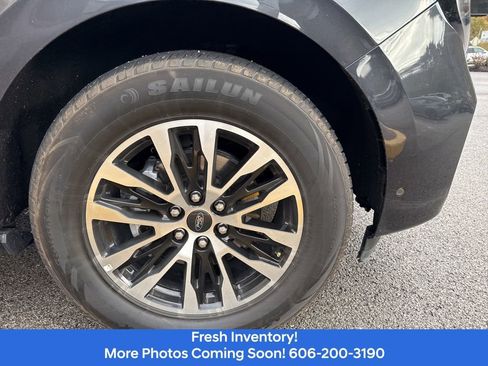 Used 2025 Ford Expedition Platinum AWD/4WD image 4