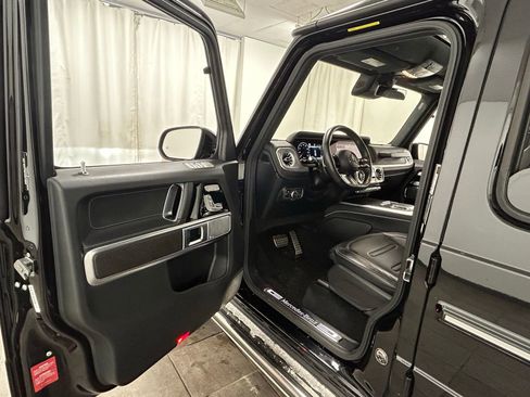 Used 2025 Mercedes-Benz G 550 image 27