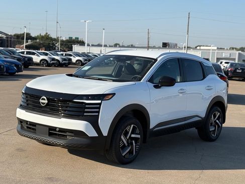 New 2026 Nissan Kicks SV image 5