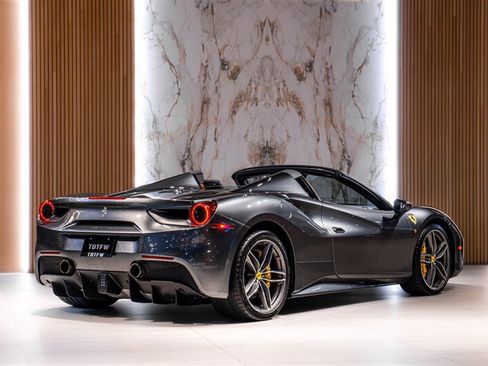 Used 2018 Ferrari 488 Spider RWD image 4