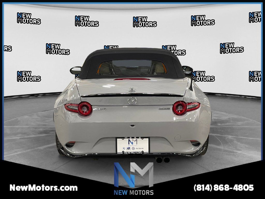 Used 2024 MAZDA MX-5 Miata Grand Touring w/ Appearance Package RWD image 4