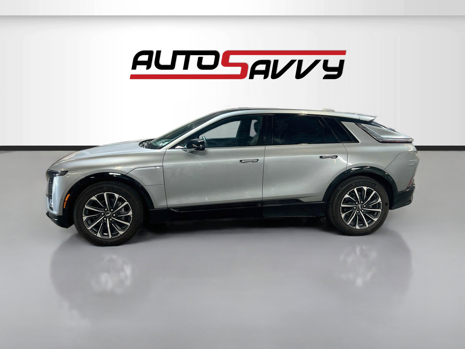 Used 2025 Cadillac Lyriq Sport AWD/4WD image 4