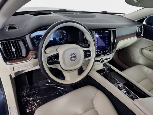 Used 2021 Volvo S60 T5 Momentum w/ Protection Package Premier image 10