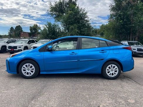 Used 2021 Toyota Prius LE FWD image 2
