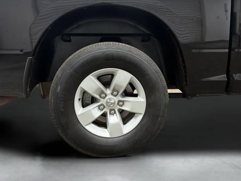 Used 2019 RAM 1500 Express RWD image 25