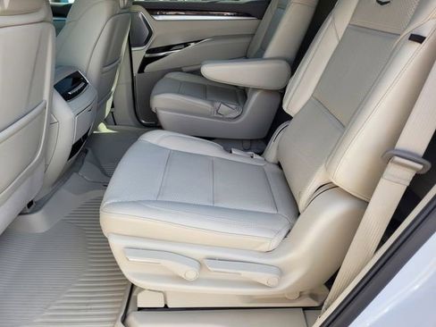 Certified 2026 Cadillac Escalade Platinum Sport w/ LPO, ONYX Package AWD/4WD image 25