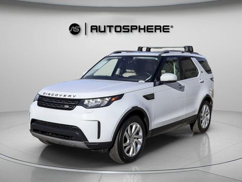 Used 2018 Land Rover Discovery SE image 4
