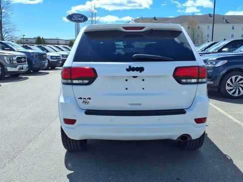 Used 2019 Jeep Grand Cherokee Altitude AWD/4WD image 6