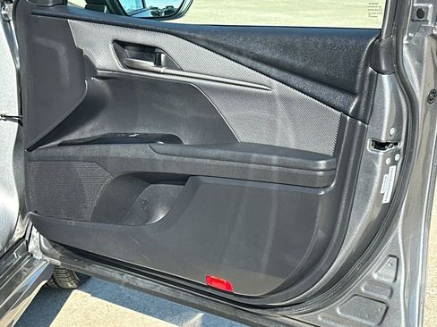 Used 2025 Toyota Camry SE image 12