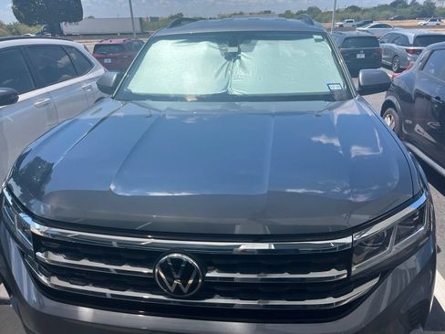 Used 2022 Volkswagen Atlas SE FWD image 2