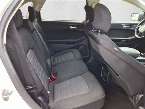 Used 2018 Ford Edge SE FWD image 20