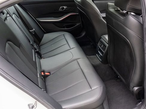 Used 2025 BMW 330i Sedan image 27