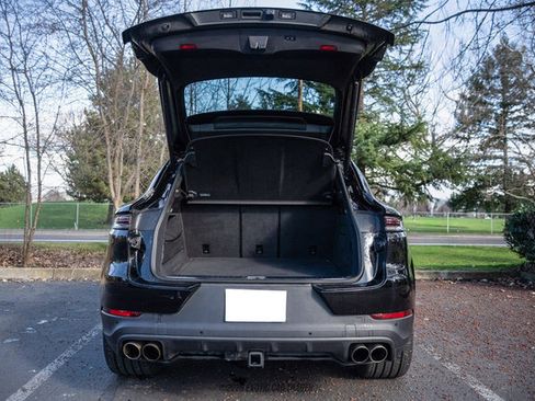Used 2024 Porsche Cayenne S image 76