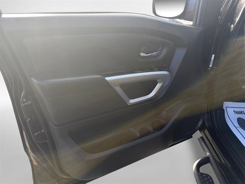 Used 2023 Nissan Titan SV w/ SV Convenience Package image 14