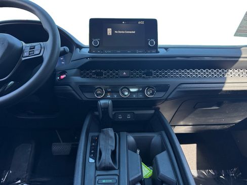 Used 2025 Honda Accord LX image 11